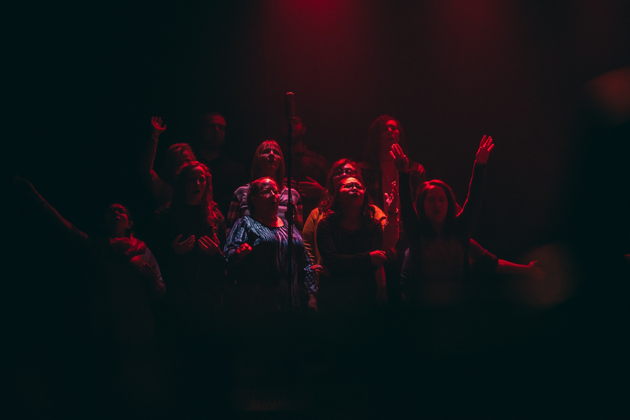 A choir singing - Joshua Hanson unsplash.com