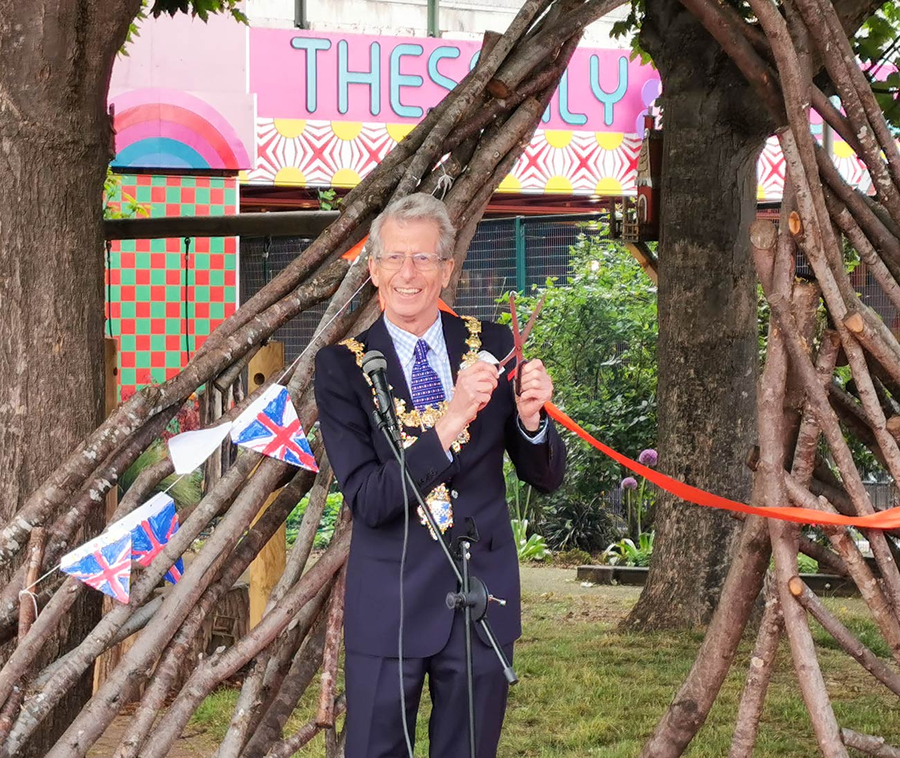 Mayor of Wandsworth Cllr Jeremy Ambache ready for the ribbon-cutting